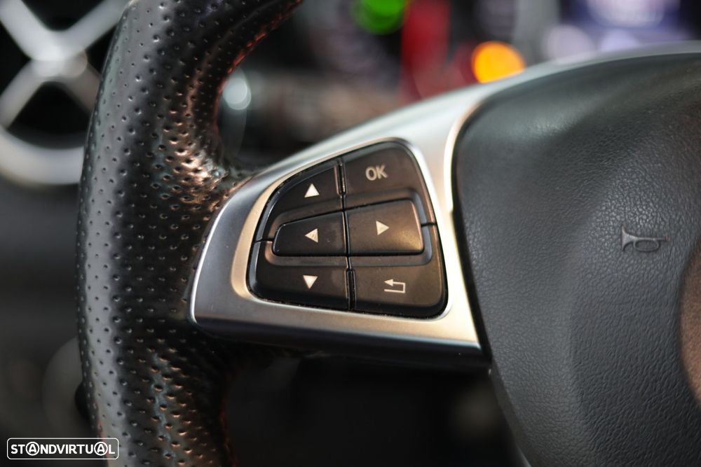 Mercedes-Benz A 180 d AMG Line - 15