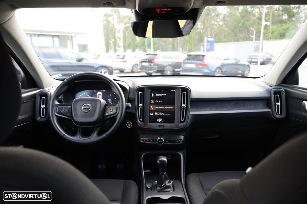 Volvo XC 40 2.0 D3 - 18