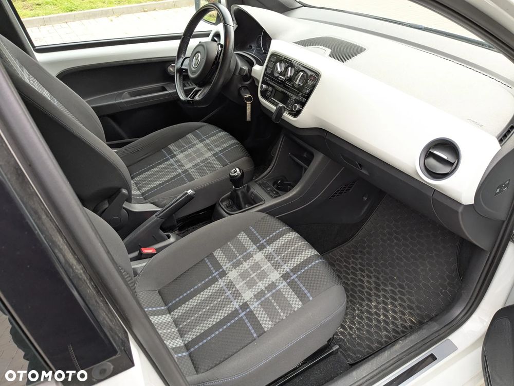 Volkswagen up! 1.0 move - 12