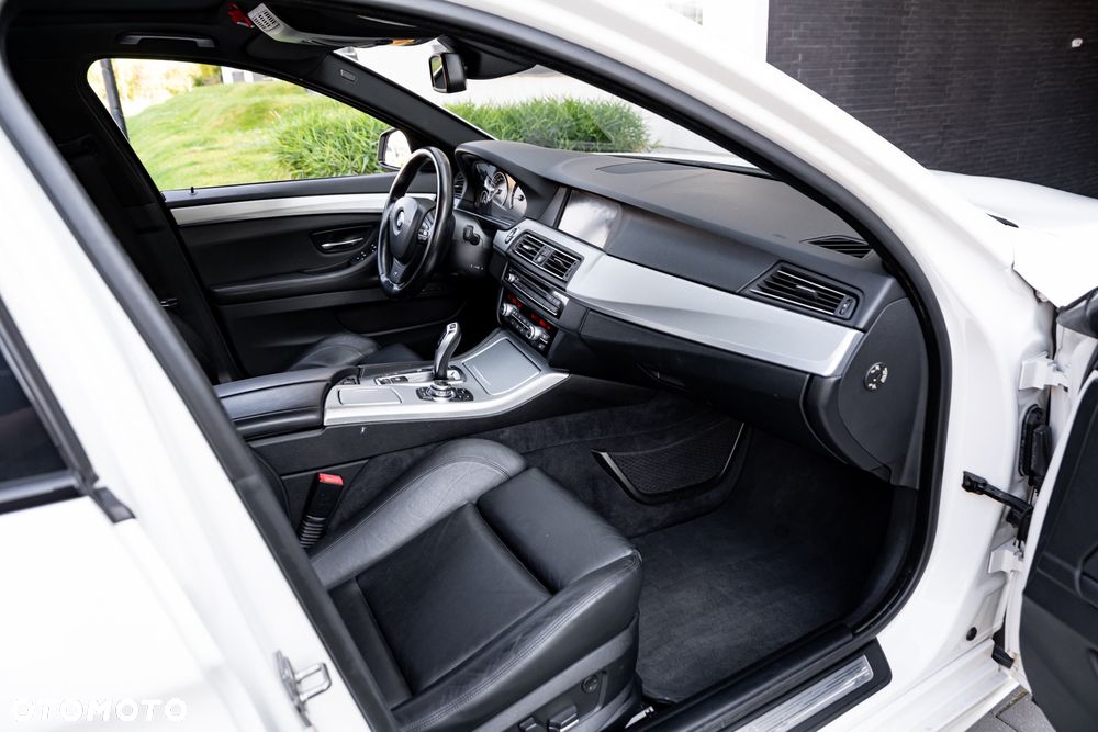 BMW Seria 5 535d xDrive Sport-Aut - 24