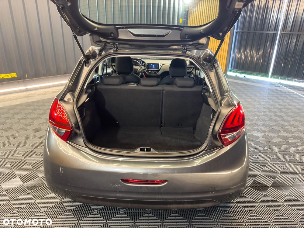 Peugeot 208 1.2 PureTech Allure - 12