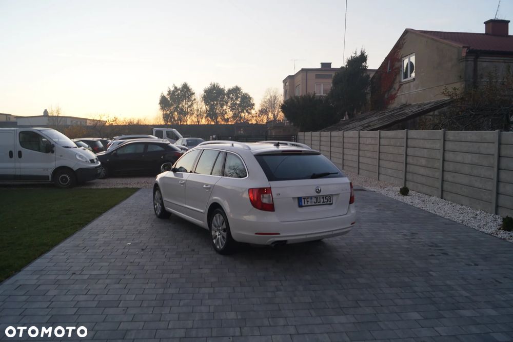 Skoda Superb 2.0 TDI Exclusive - 28