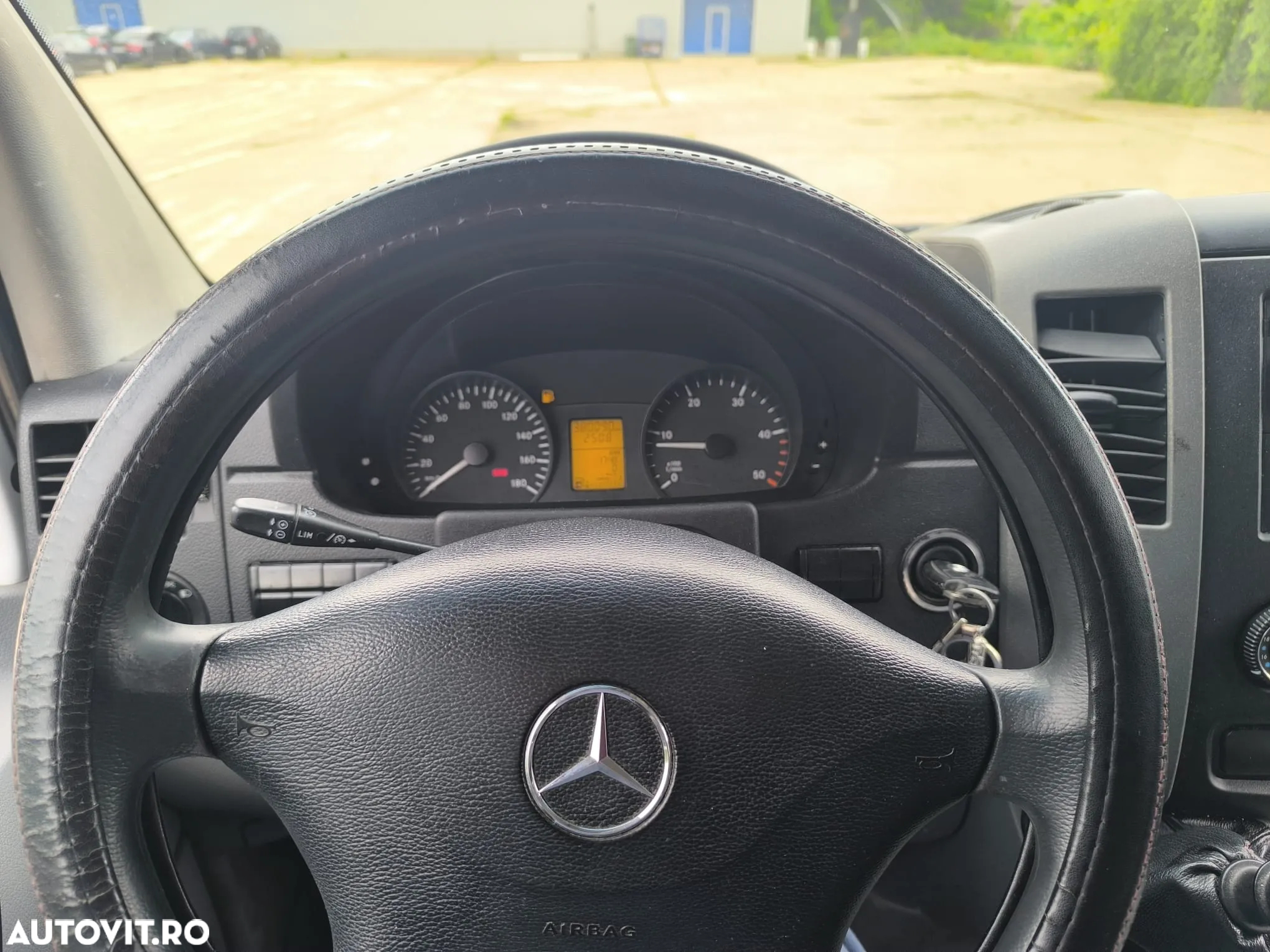 Mercedes-Benz Sprinter - 20