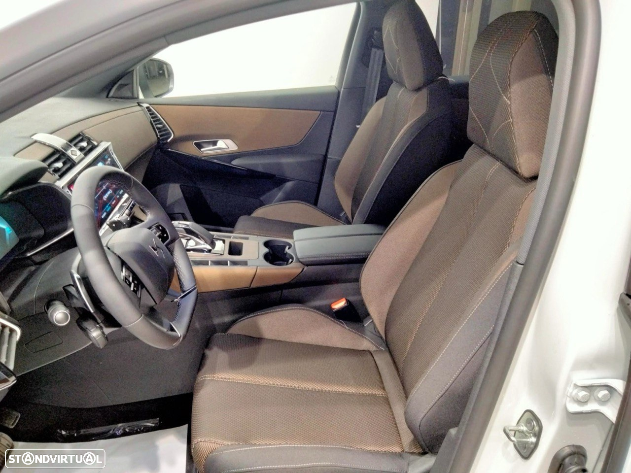 DS DS7 Crossback - 12