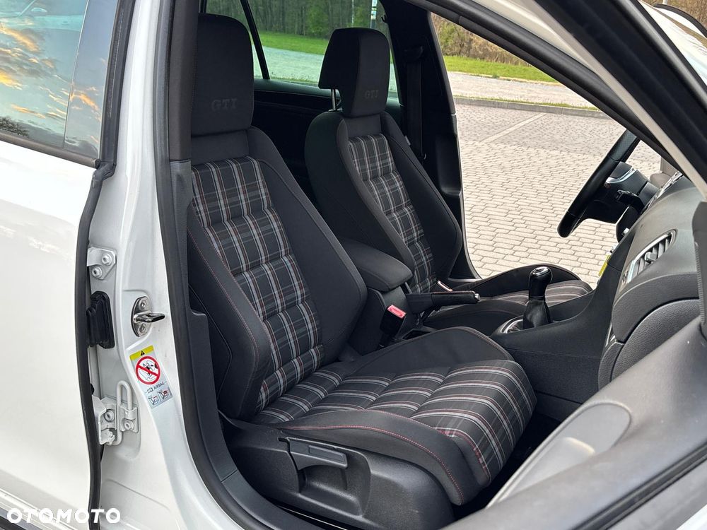 Volkswagen Golf 2.0 GTI - 10