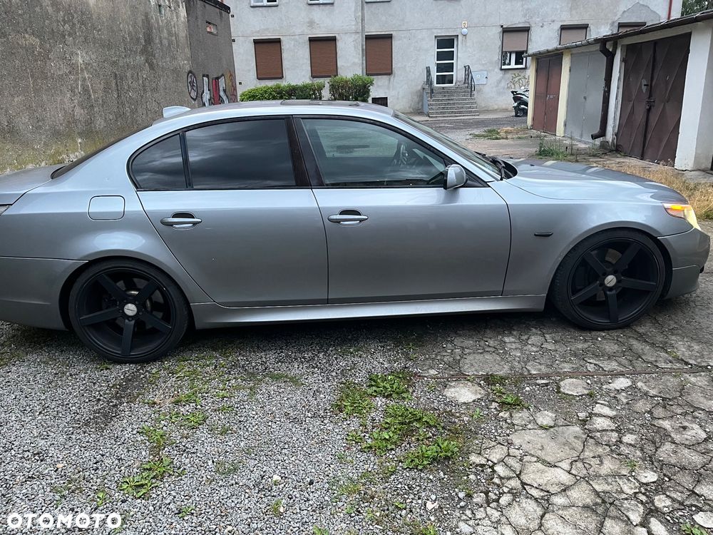 BMW Seria 5 550i - 6