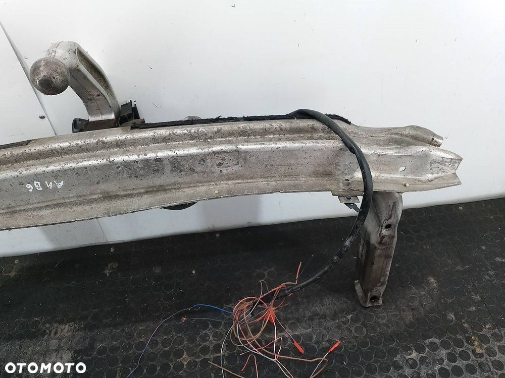 HAK HOLOWNICZY AUDI A4 B6 8E0807309D  AD469A SEDAN - 2