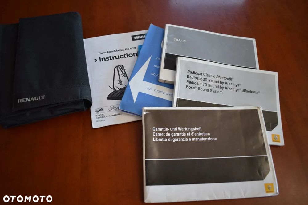 Renault Trafic 2.0 dCi 115 FAP Grand Passenger Black Edition - 19