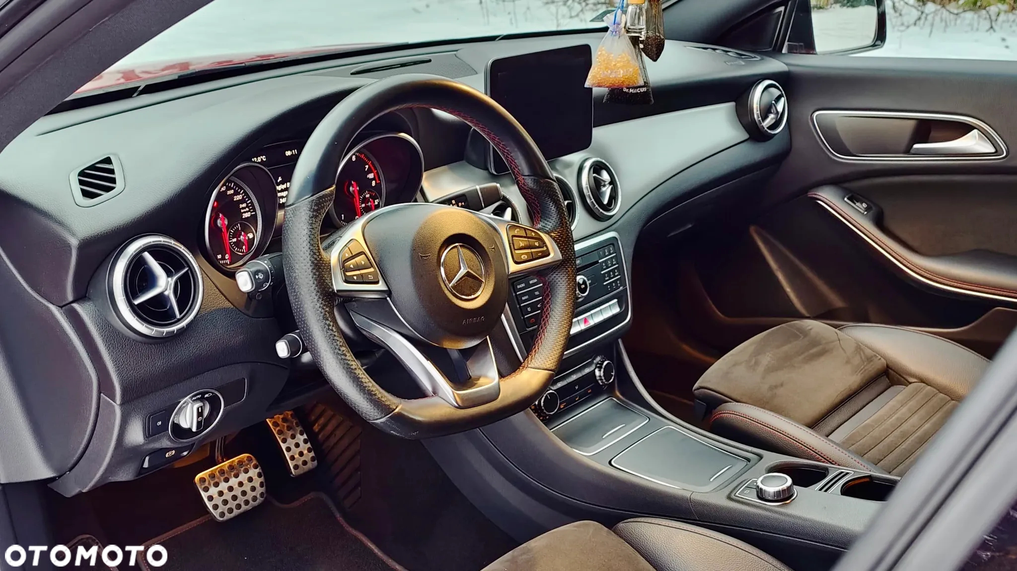 Mercedes-Benz CLA 220 4-Matic AMG Line - 6