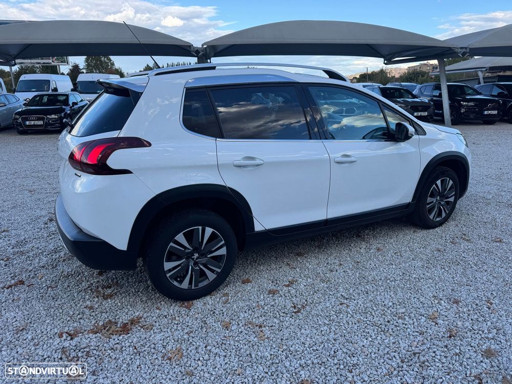 Peugeot 2008 1.2 PureTech Allure - 6