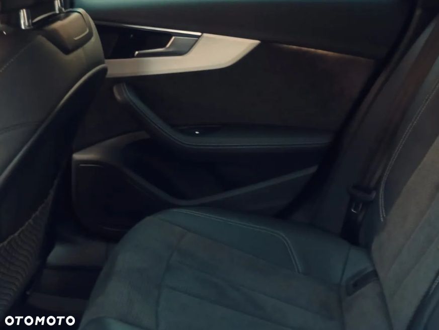 Audi A4 Limousine - 11