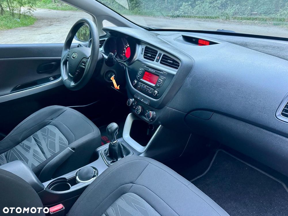 Kia Ceed 1.4 CVVT Attract - 17