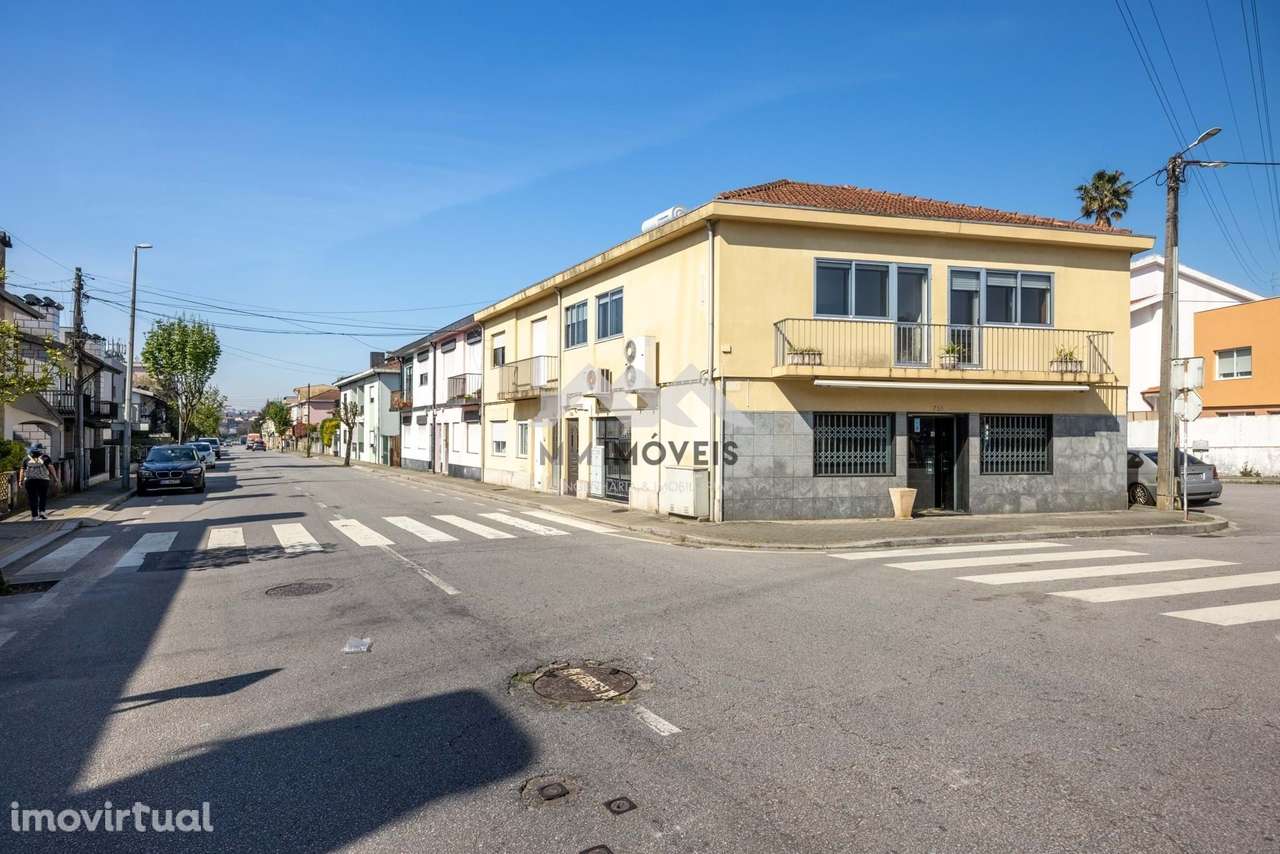 Imóvel Único: Habitação + Espaço Comercial | Excelente Oportunidade de - Grande imagem: 2/29