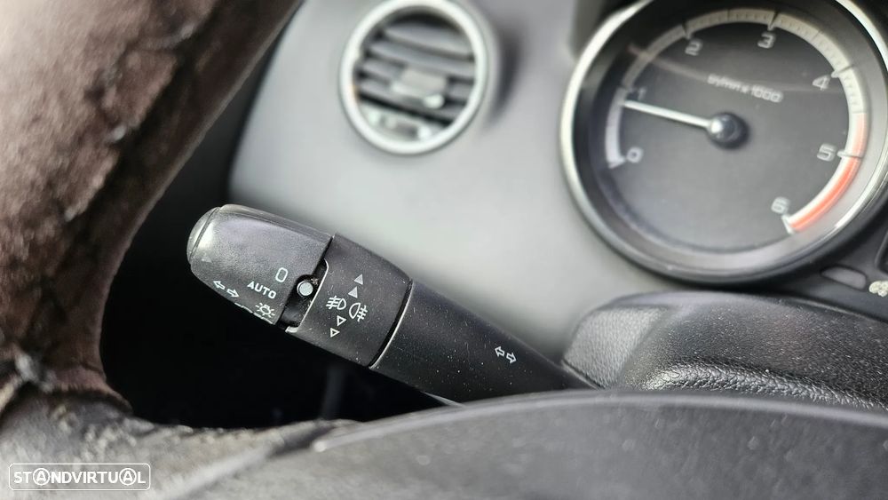 Peugeot 308 1.6 HDi Premium - 16