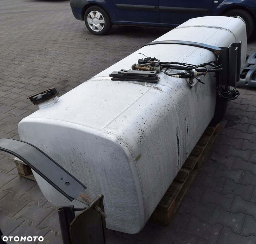 KOMPLETNY ZBIORNIK PALIWA + MOCOWANIA DAF 870L - 5