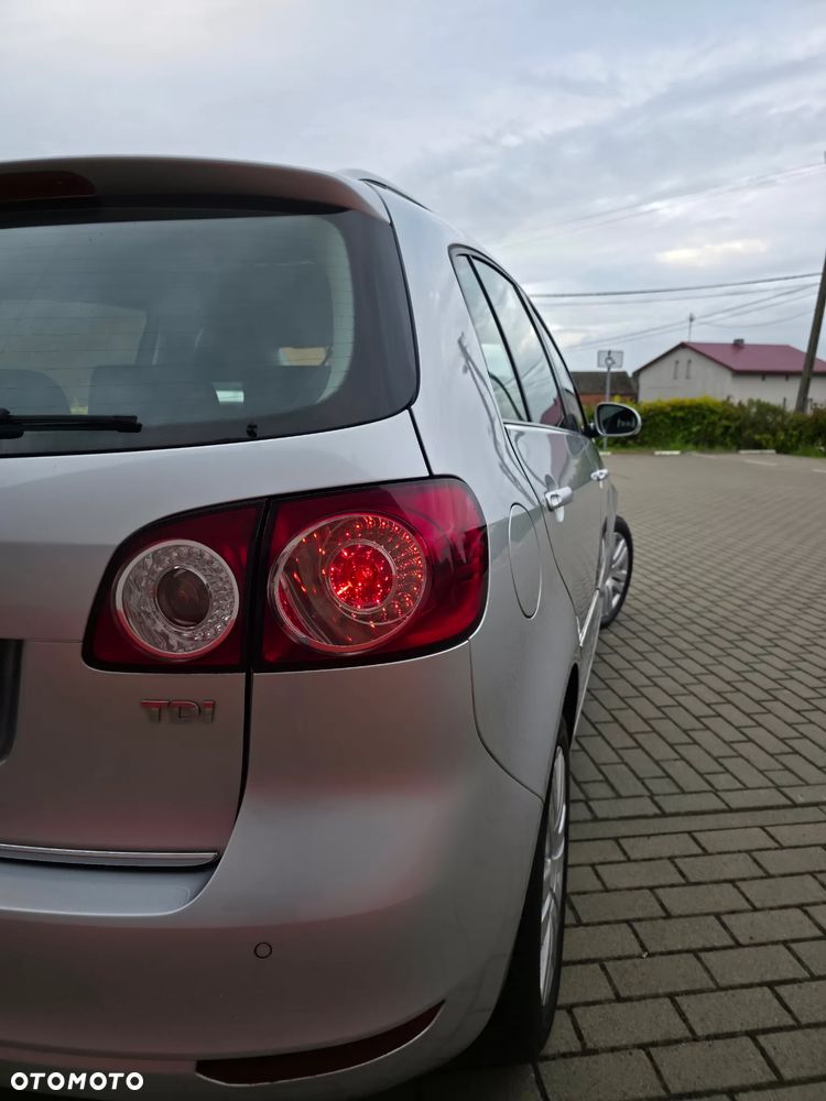 Volkswagen Golf - 6