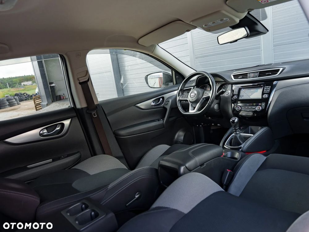 Nissan Qashqai 1.5 dCi N-Connecta - 17