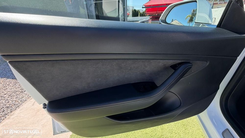 Tesla Model 3 Long-Range Dual Motor AWD - 39