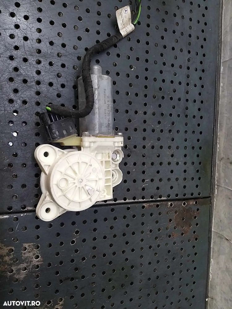 Motoras macara dreapta fata mercedes e class w211 a2118203042 - 3