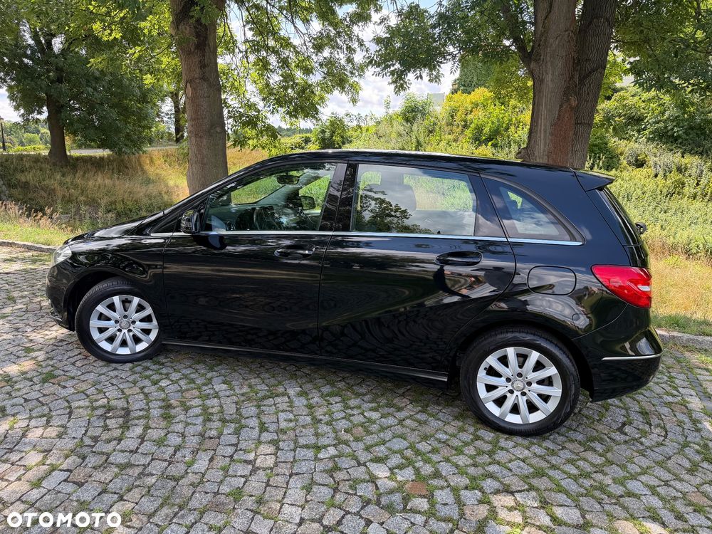 Mercedes-Benz Klasa B 180 d Peak Edition - 13