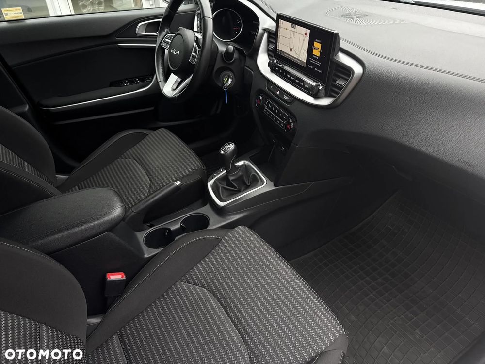 Kia Ceed 1.5 T-GDI M - 28