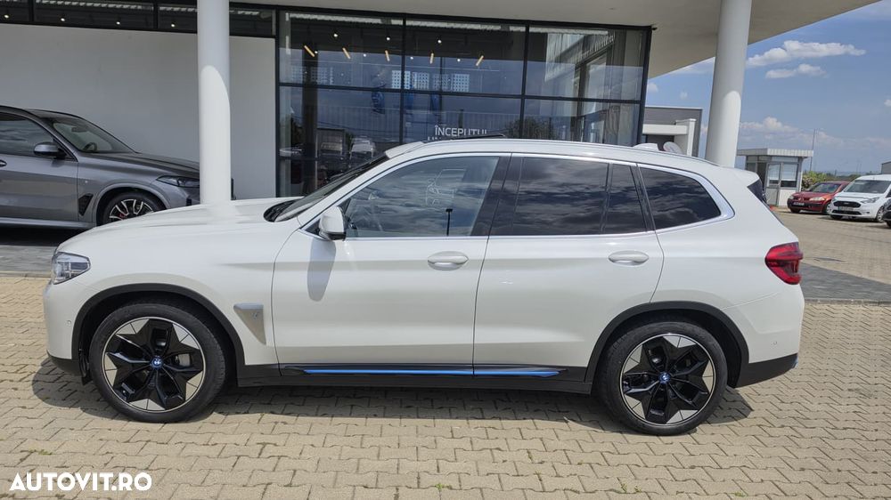 BMW iX3 Standard - 2