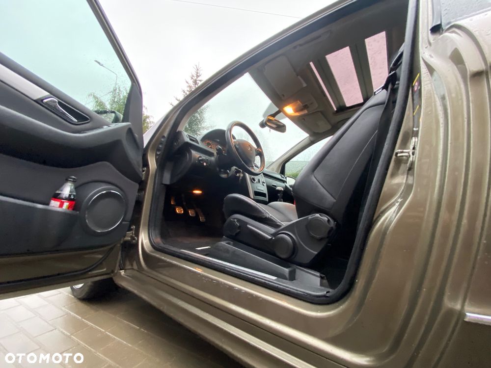 Mercedes-Benz Klasa A 200 Turbo Avantgarde - 19