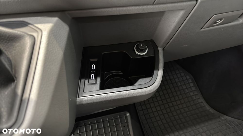 Volkswagen Caravelle 2.0 TDI L1 Comfortline DSG - 21
