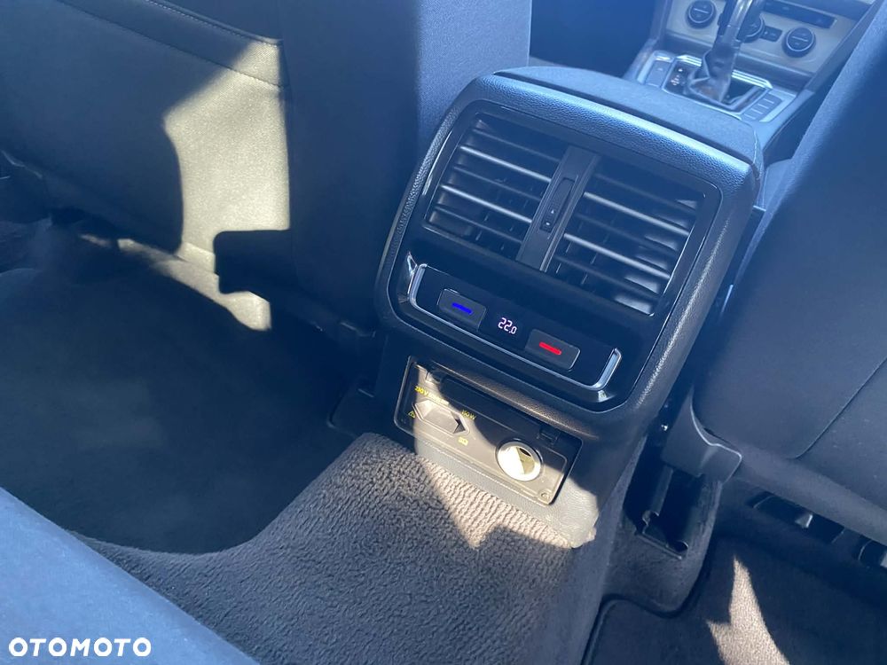 Volkswagen Passat - 15