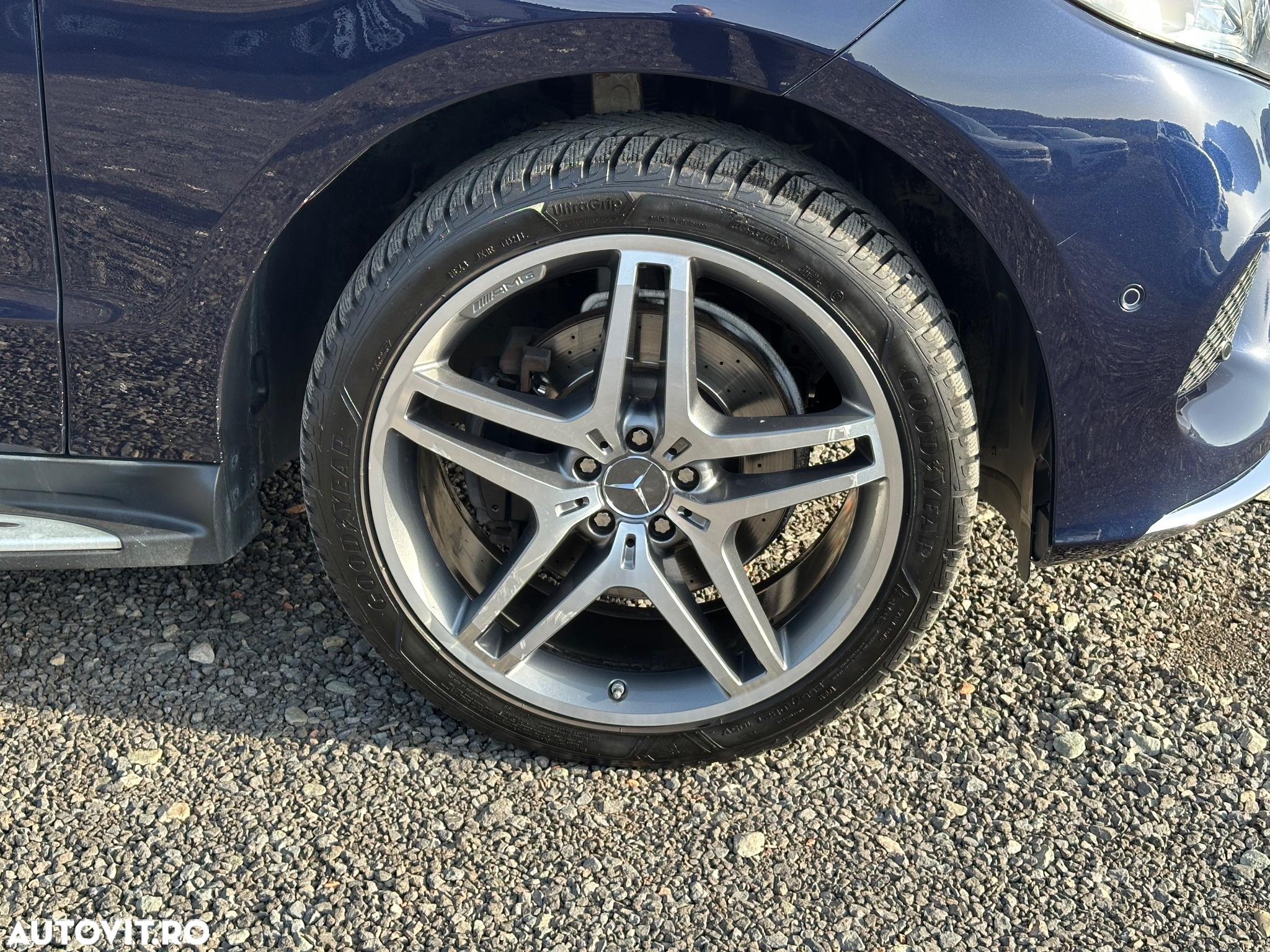 Mercedes-Benz GLE 250 d 4Matic 9G-TRONIC AMG Line - 24