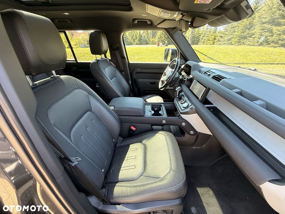 Land Rover Defender - 15