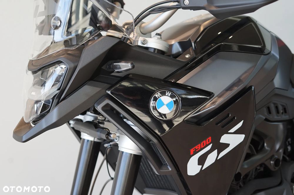 BMW F - 25