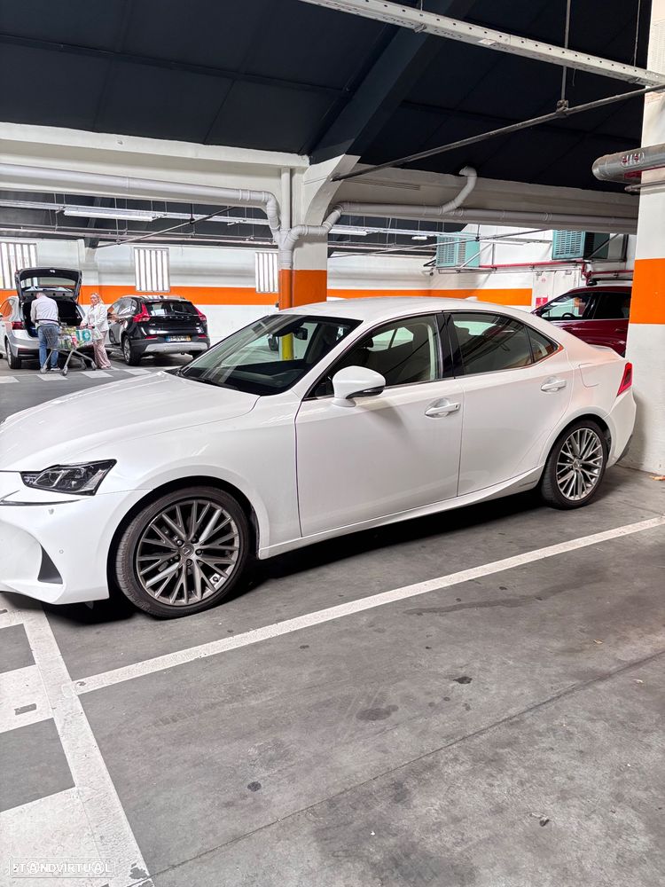 Lexus IS 300H Luxury - 4