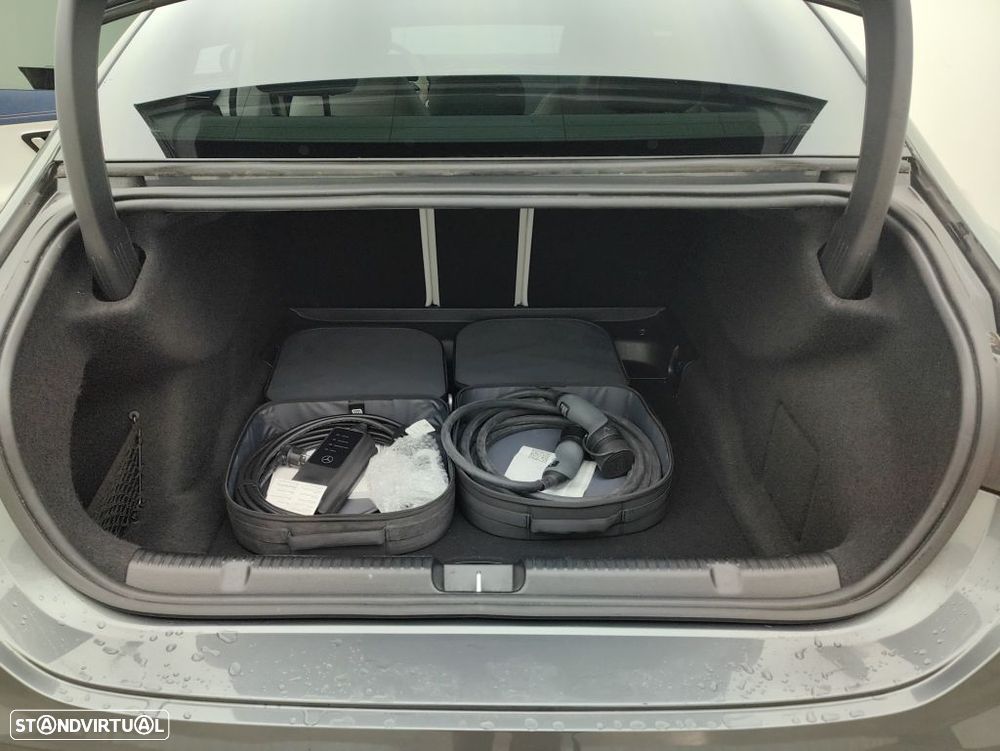 Mercedes-Benz EQE - 21