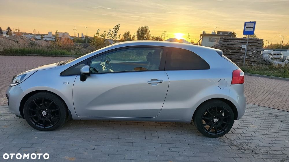 Kia Rio - 7