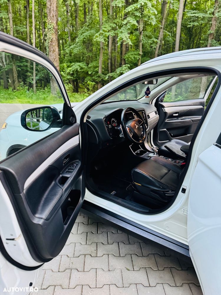 Mitsubishi Outlander - 15