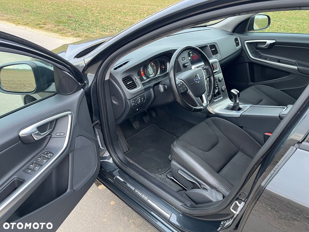 Volvo V60 D3 Drive-E Dynamic Edition (Momentum) - 6