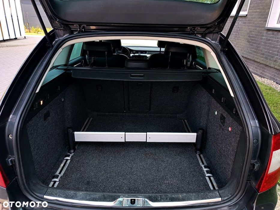 Skoda Superb 2.0 TDI DSG Exclusive - 35