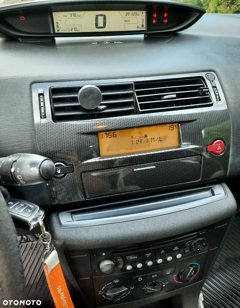 Citroën C4 1.6 16V VTR - 7