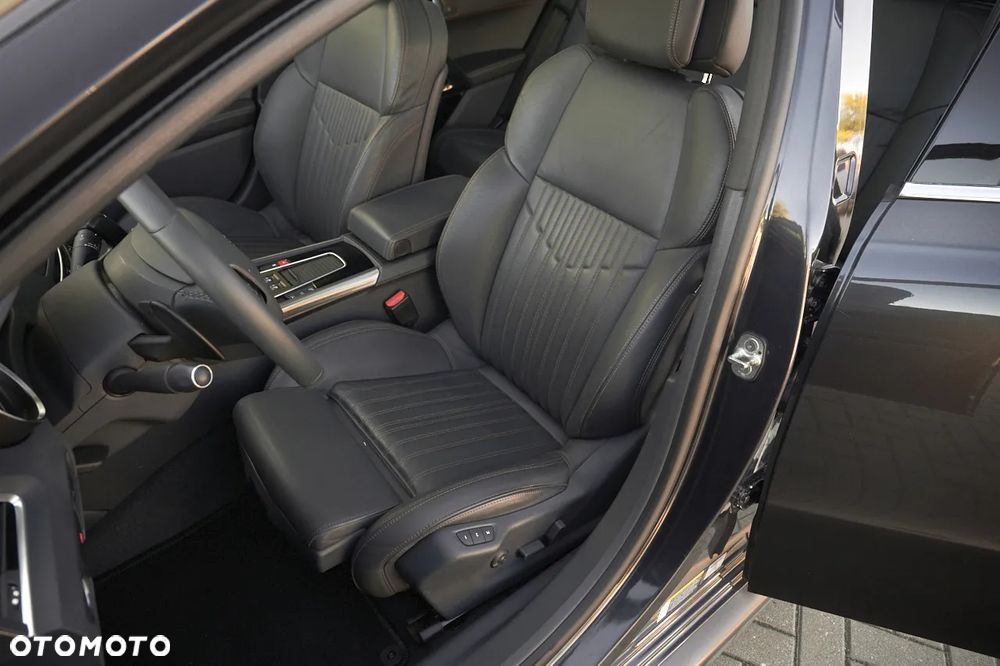 Peugeot 508 RXH Hybrid4 - 19