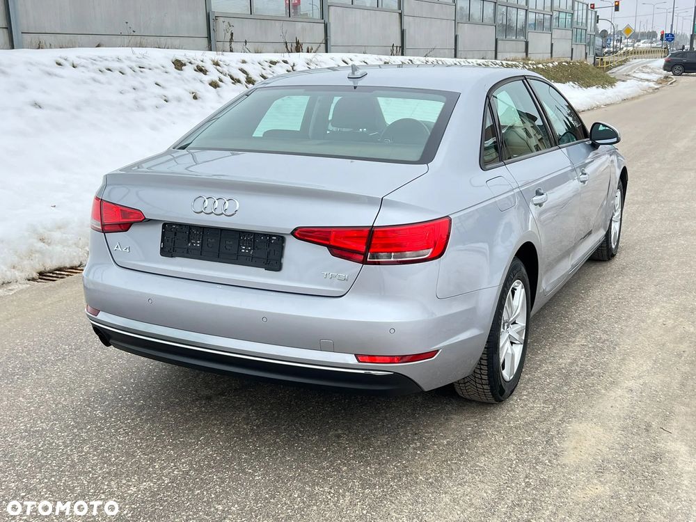 Audi A4 Limousine - 10