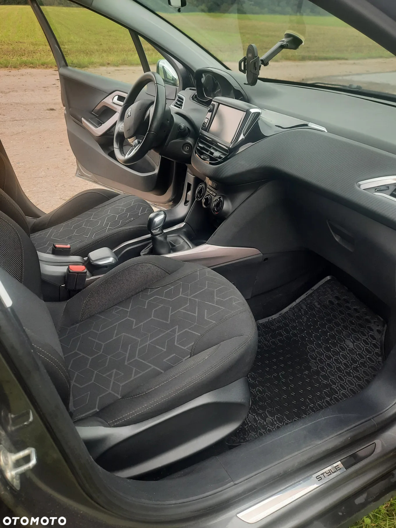 Peugeot 2008 - 12