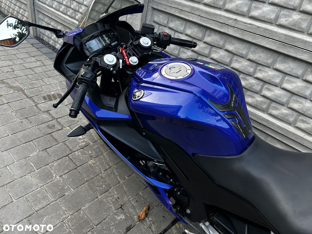 Yamaha YZF - 11