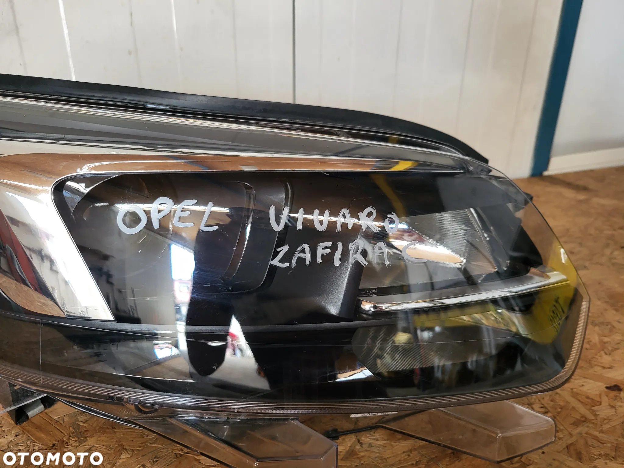 Lampa przednia prawa Bi Xenon Opel Vivaro Zafira C - 3