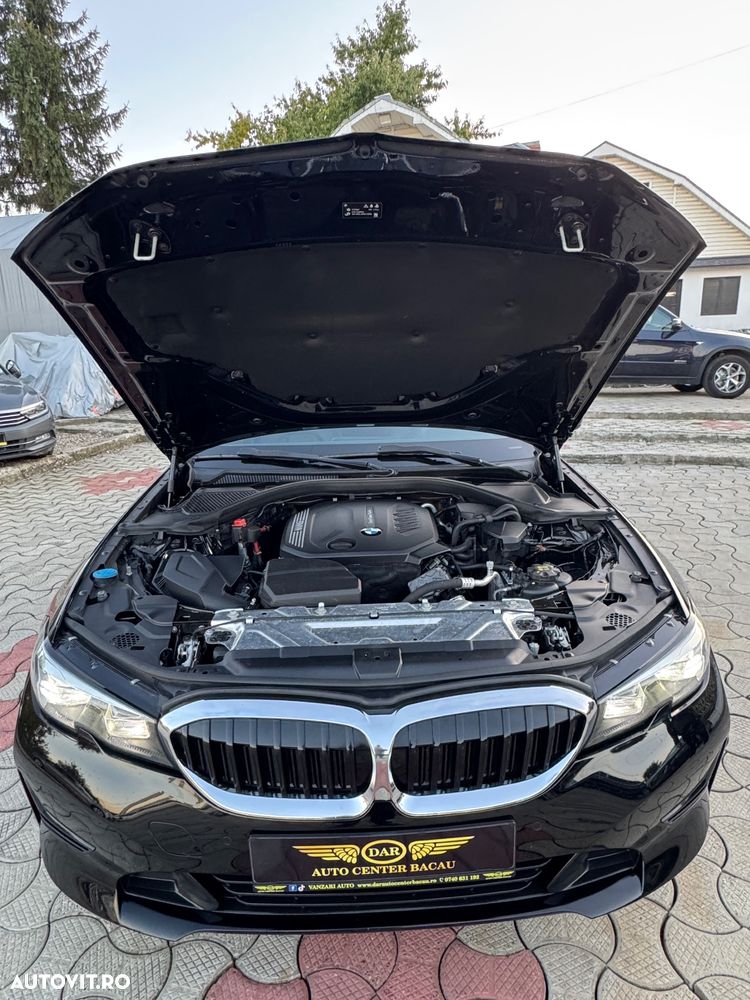 BMW Seria 3 320d Aut. Sport Line - 14