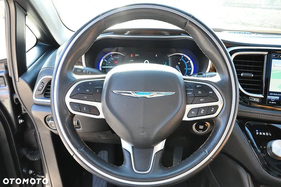 Chrysler Pacifica - 33