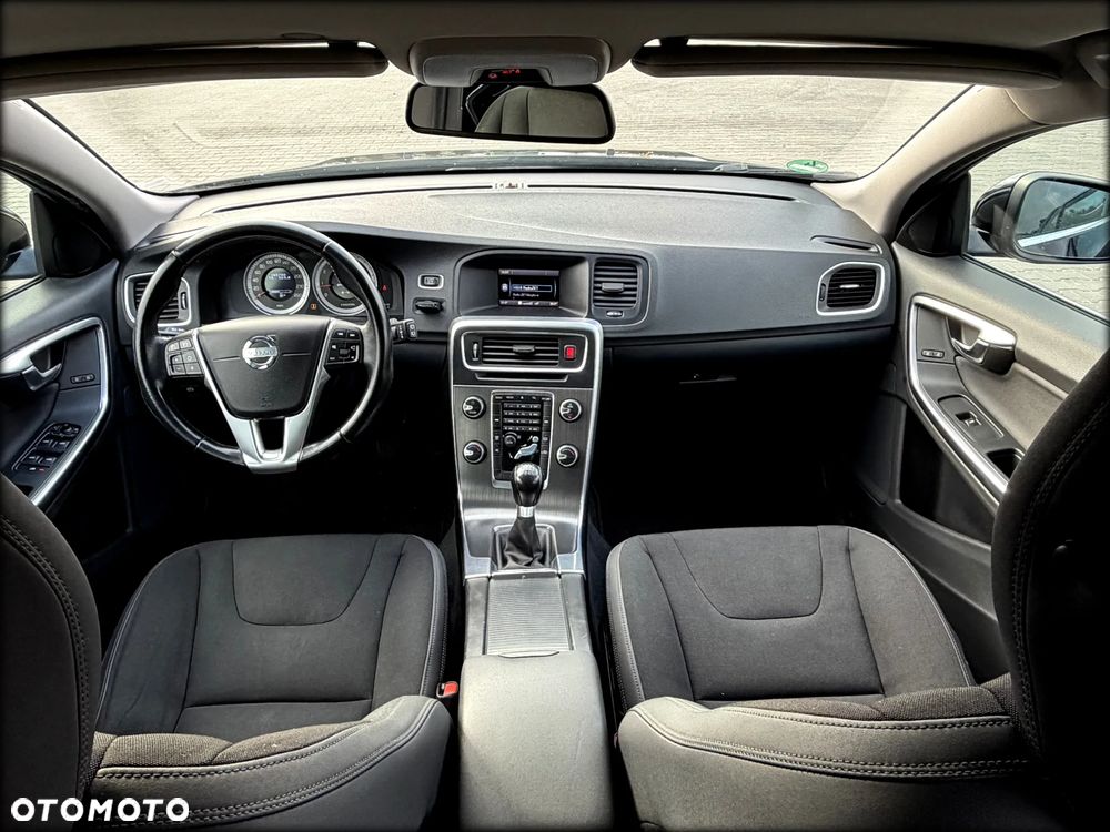 Volvo V60 T3 Edition - 24