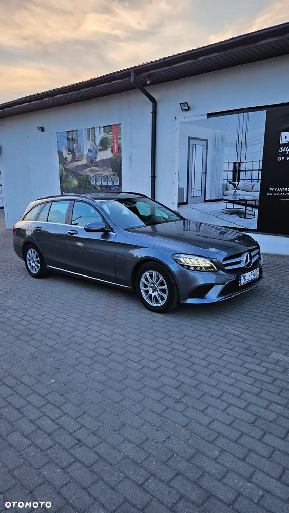 Mercedes-Benz Klasa C 180 d Avantgarde - 24