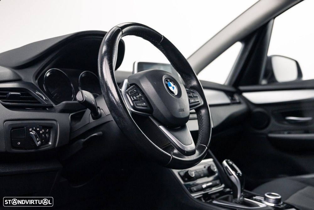 BMW 218 Active Tourer i Advantage Auto - 24