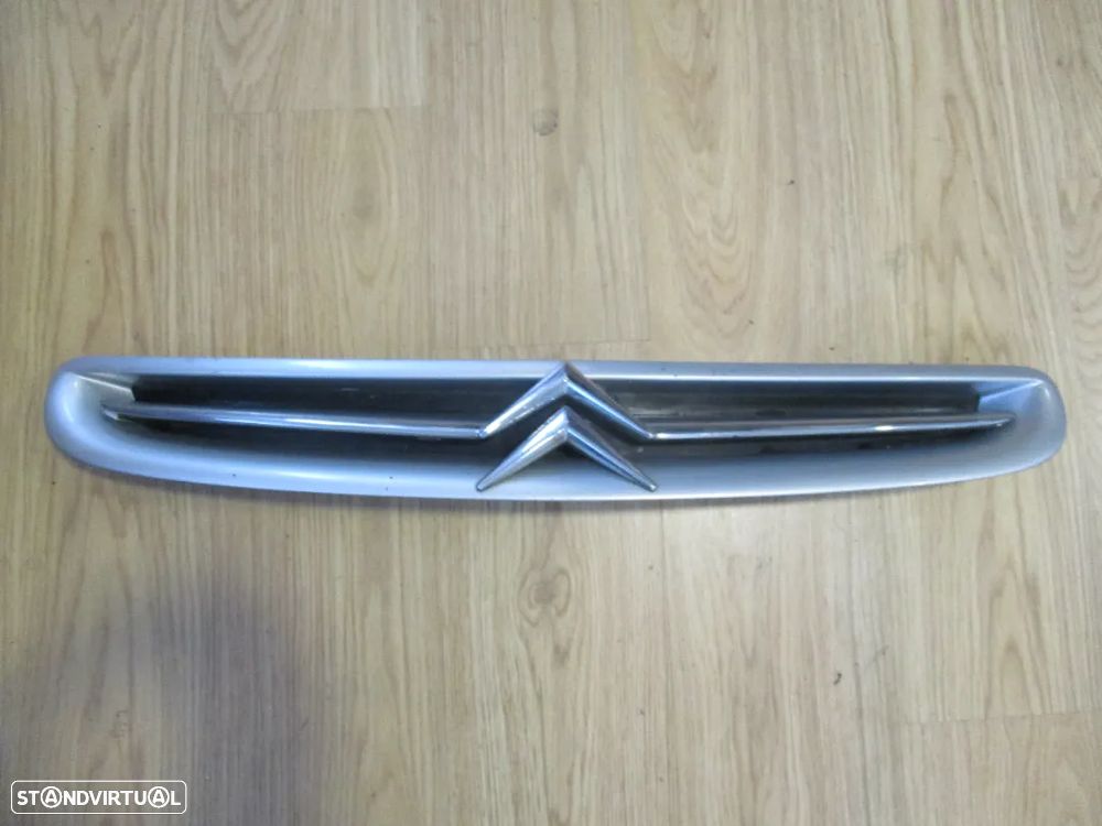 Grelha frontal Simbolo Citroen Xsara Picasso - 1
